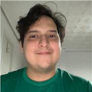 Apasionado, mi objetivo al enseñar es que la persona investigue y se sienta entusiasmada antes de comenzar cada clase.